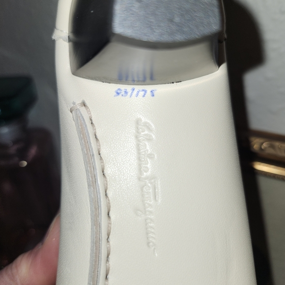 💥Limited Edition Salvatre Ferragamo Loafer Heels Size 9B - Picture 4 of 6